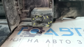 The VW Atlas 24-25 radiator deflector blind with a 2.0T motor has a broken mount.