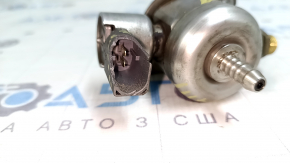 The high-pressure fuel pump (HPFP) for the Audi A4 B9 17-25 2.0T has a broken connector.