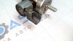 The high-pressure fuel pump (HPFP) for the Audi A4 B9 17-25 2.0T has a broken connector.