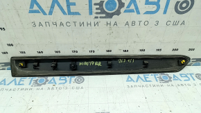 Kia Niro 17-22 center rear right door molding, scratches, nicks