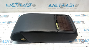 The back of the rear row of seats of Toyota Avalon 13-15 is black leather, with heating