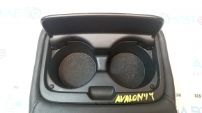 The back of the rear row of seats of Toyota Avalon 13-15 is black leather, with heating