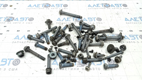 Incomplete rear suspension hardware for VW Atlas 18-25