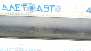 Left threshold of Kia Niro 17-22 HEV, PHEV structure, broken fasteners, scratches