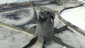 Right underbody protection for VW Atlas 18-25 is dented and torn.