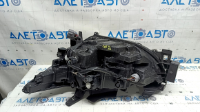Mazda CX-5 22-25 right front headlight is worn and sandy