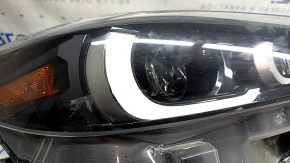 Mazda CX-5 22-25 right front headlight is worn and sandy
