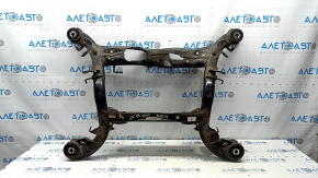 The rear subframe of the Audi Q5 80A 18-24 is rusty.