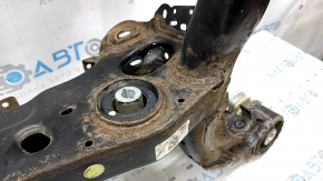 The rear subframe of the Audi Q5 80A 18-24 is rusty.