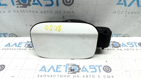 The fuel filler flap with the housing of the Audi Q5 80A 18-24 is broken.