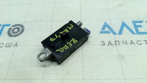 Ford Escape MK3 13- Antenna Booster