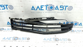 Lower grille of the front bumper left BMW 5 G30 17-20 black gloss, missing fragment, broken mount, cracks