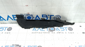 Left fog light plug for BMW 5 G30 17-20, structure, crack