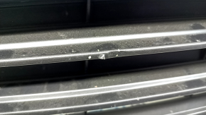 Lower grille of the front bumper of the Toyota Avalon 13-15 pre-restyling, bumps on the plastic