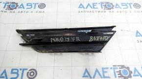 Lincoln MKC 15-19 right front bumper grille broken mount