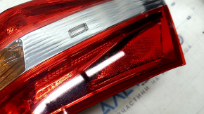 Toyota Avalon 13-15 right outer fender light scratches