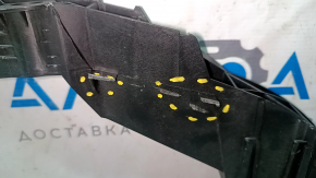 The upper TV bar of the Ford Escape MK3 2019 is broken, the fragment is missing.