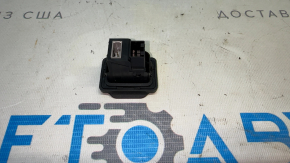 USB Hub, AUX Nissan Versa Note 13-17