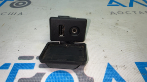 USB Hub, AUX Nissan Versa Note 13-17