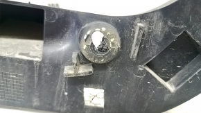 The rear bumper center mount for the Jeep Cherokee KL 19-23 is broken.