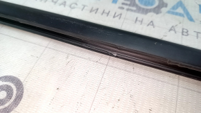 Door-glass molding, center rear right, Honda Accord 23-24, black, fasteners peeled off, edge broken