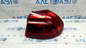 Right outer fender light for VW Passat B8 16-19 USA, halogen, dark, scratches, worn