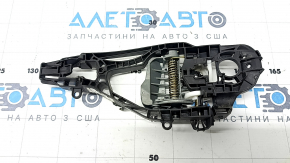 The front left door handle mechanism of a BMW 7 G11 G12 16-22 has a broken mount.