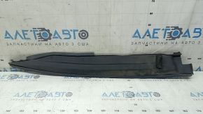 Left hood-wing seal for Lexus ES300h ES350 13-18 crack in fastener