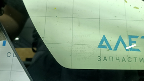 Front right window glass, Toyota Prius 30, 10-15 scratches on glass, bump