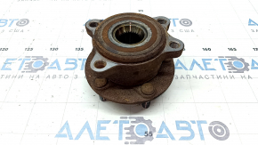 Mazda CX-50 23-25 front right wheel hub rusty