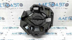 Foam plastic under the Volvo XC90 16-23 tool is pressed