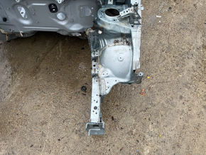Front left quarter panel of Toyota Prius 30 10-15 on the body, green