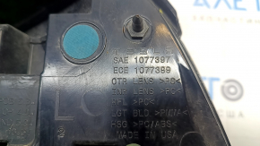 Tesla Model 3 18-USA 3-pin outer fender light, left, broken, no fragments