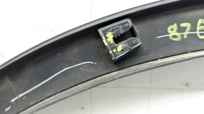 Front left fender arch trim for VW Tiguan 22-24: Structure, scratches, and cracks in the fasteners