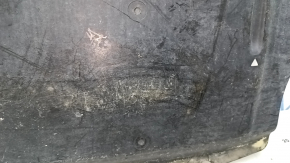The front bumper guard for the BMW 5 G30 17-23 is worn out.