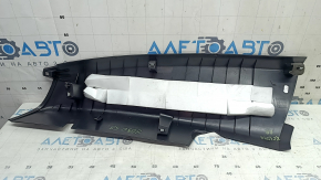 Volvo XC40 19-25 black lower right rear pillar trim, scratches