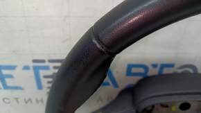 Volvo XC40 19-25 black leather steering wheel with heating, scratches, needs dry cleaning, scuffs