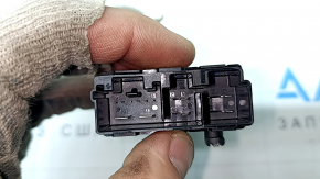 The control unit for the heated passenger seat of the BMW X1 F48 16-22 has a broken mount.