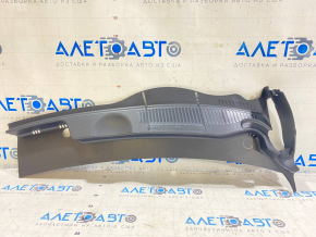 Windscreen wiper grille plastic right VW Touareg 11-17