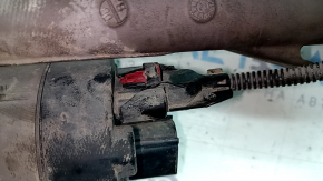 The steering rack of a VW Tiguan 23-24 with an electric power steering has a broken connector.