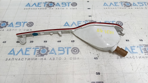Volvo XC40 19-25 right rear bumper light scratches