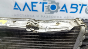 The water cooling radiator of the Audi A4 B9 17-25 2.0T is dented