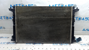 The water cooling radiator of the Audi A4 B9 17-25 2.0T is dented
