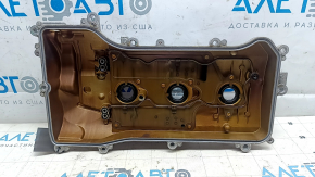 Lexus RX450h 10-15 right valve cover