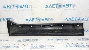 Volvo XC40 19-25 lower front right door trim, structure, scratches