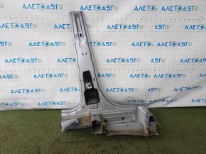 Left center body pillar of a Jeep Grand Cherokee WK2 11-22, dents on the body