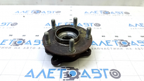 Mazda CX-30 20-23 front right wheel hub rusty