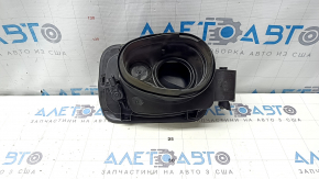 The fuel filler flap housing of the BMW X1 F48 16-22 has a torn seal.
