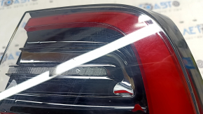 Tesla Model Y 20-25 right outer fender light, 4 pins, broken glass