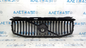 Radiator grille with Volvo XC60 18-21 badge under the camera